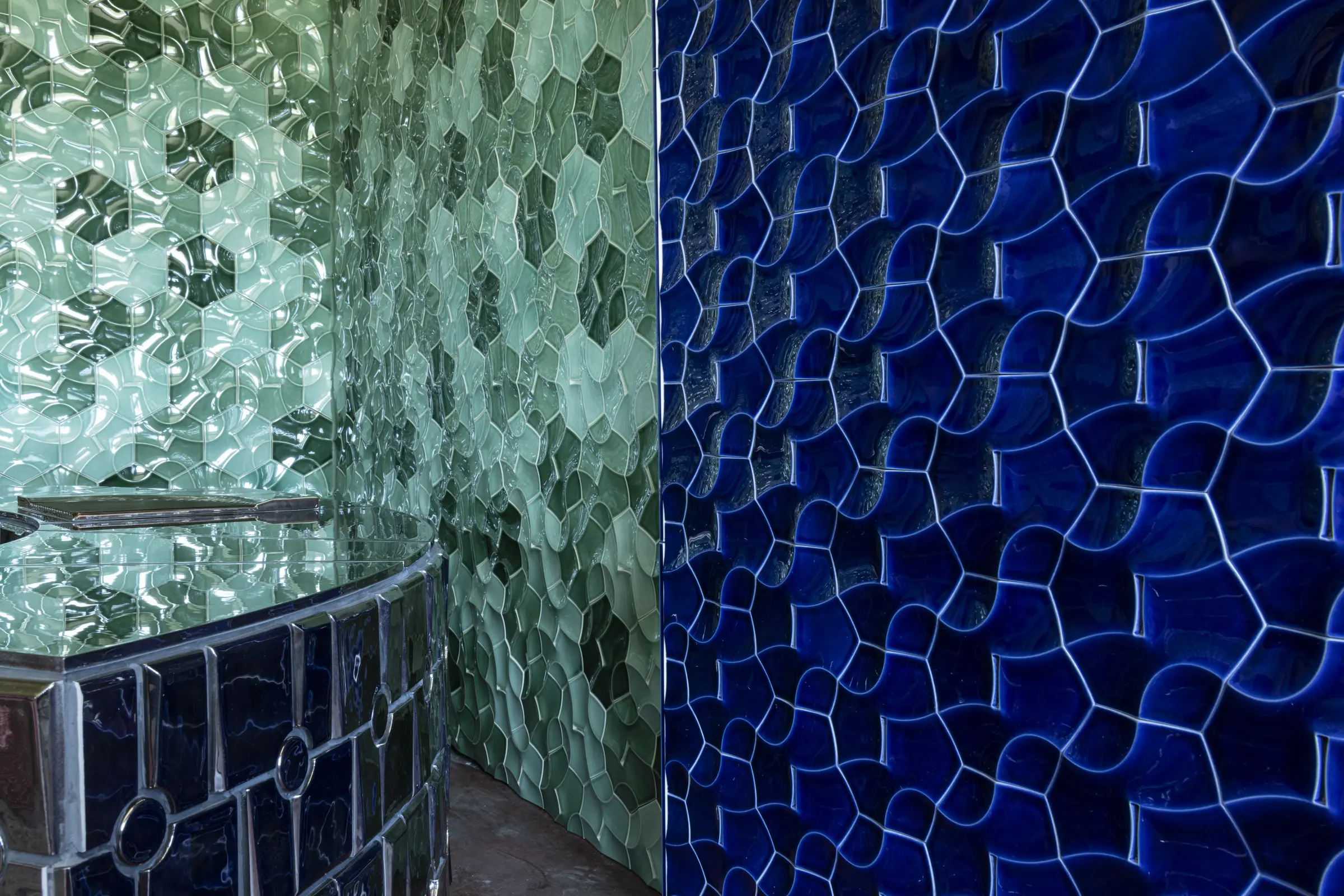 Cadenza emerald blue setting